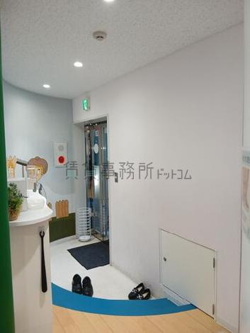 茂和ビルの室内