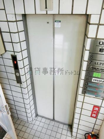 エレベーター