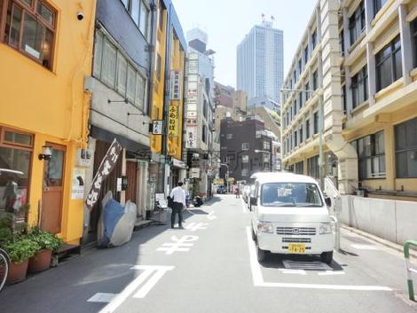 人が行き交うエリアです