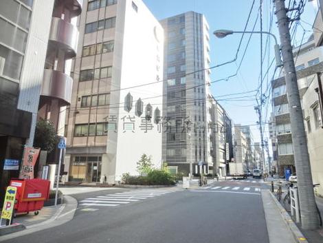 江戸通りへ向かう公道です