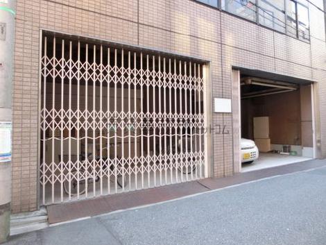 通りに面したシャッターエリア