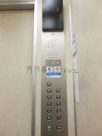 エレベーター内の操作面
