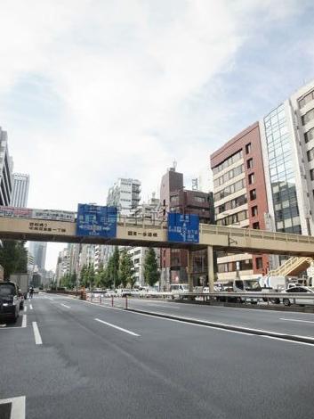 東銀座駅方面へ連絡します