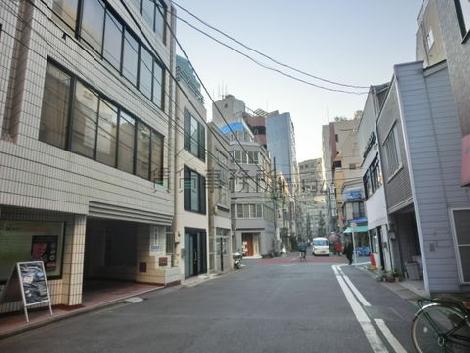 低層オフィスビル街