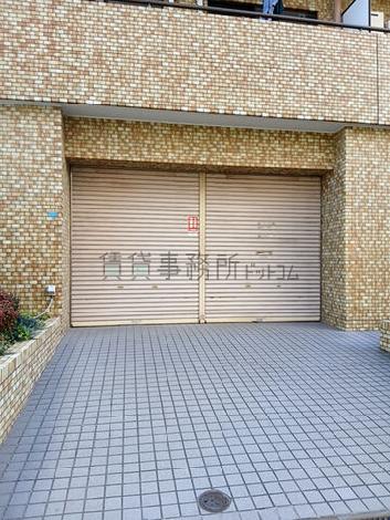 1階店舗入口