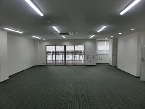 NTMビルの室内