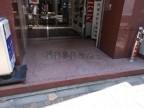 正面玄関