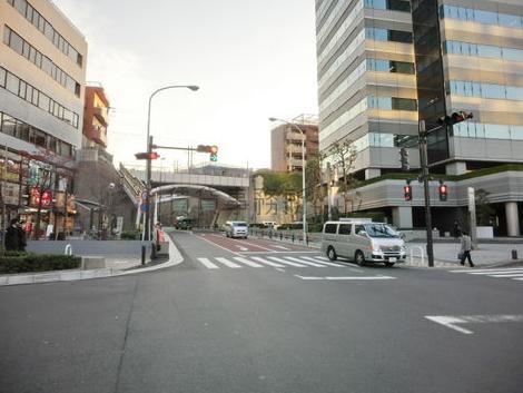 向かいの交差点の様子です
