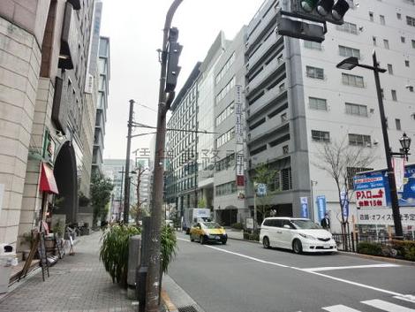車通りの多いエリア