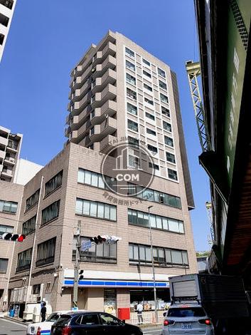 アクロスビルの外観写真