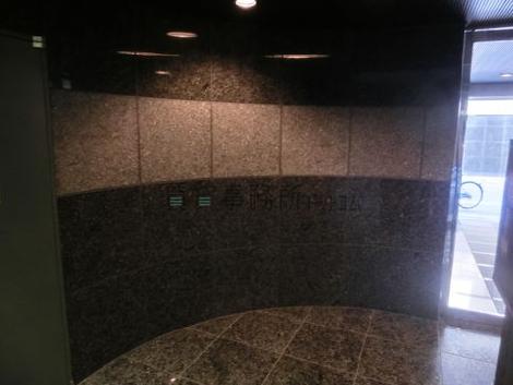 照度を落す事で雰囲気を演出しています