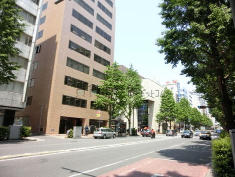 交通量の多い通り