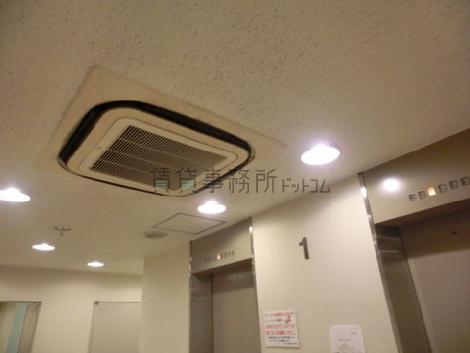 エントランスも空調が効いています