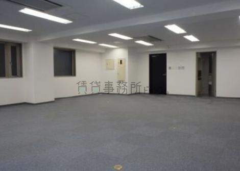 隼町MTビルの室内