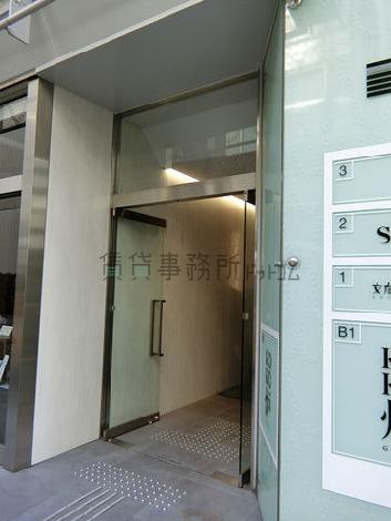 正面玄関