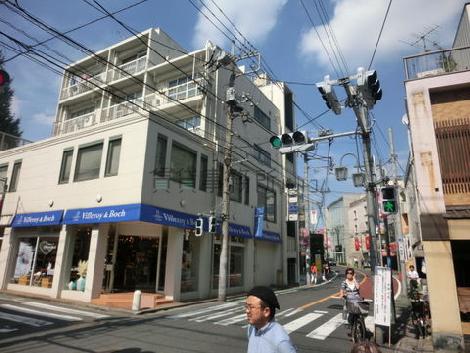 東側道路風景です