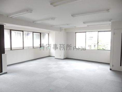 岩田光建ビルの室内