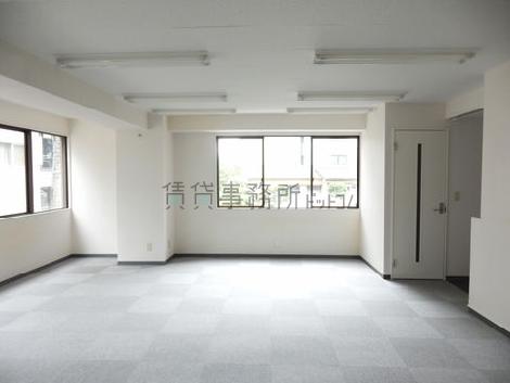岩田光建ビルの室内