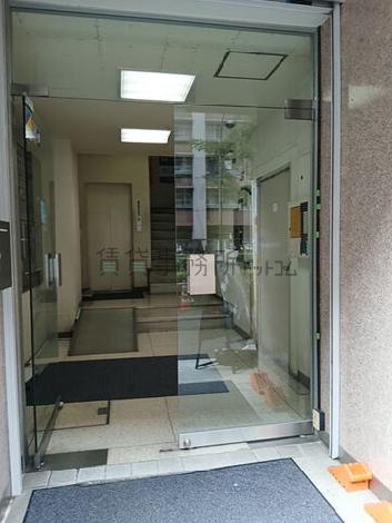 出入口付近