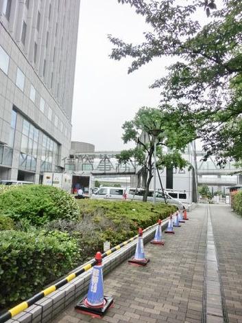 隣接する通り