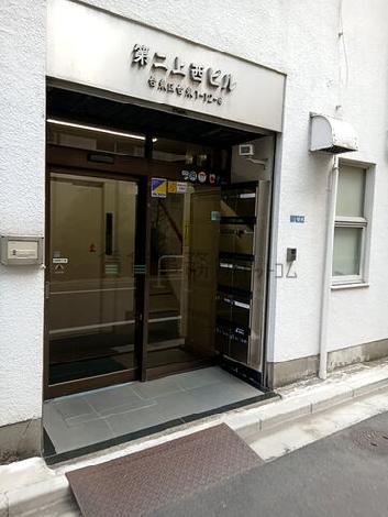 正面玄関