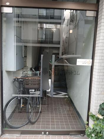ガラスドアになります