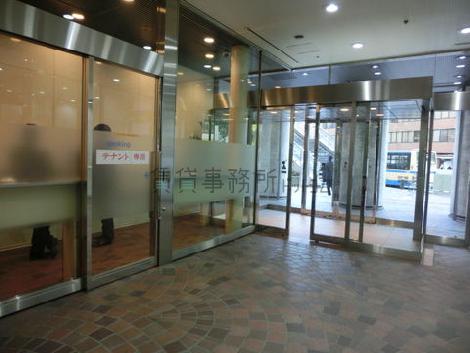 1階にテナント様専用の喫煙所があります