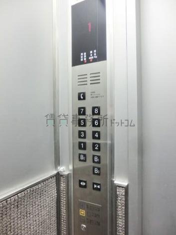 エレベーター内の操作面