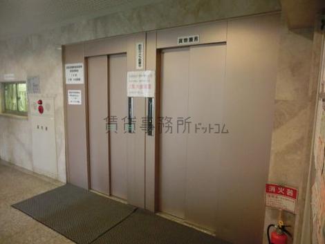 エレベーター2基です