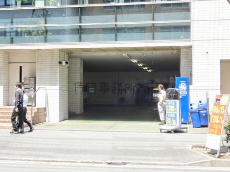 駐車場出入口