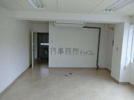 間部ビルの室内
