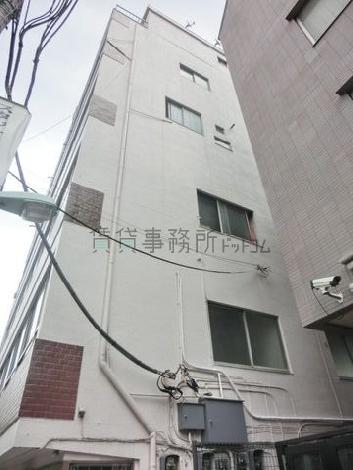 側面に窓がみえます