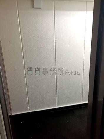EV前 エントランス