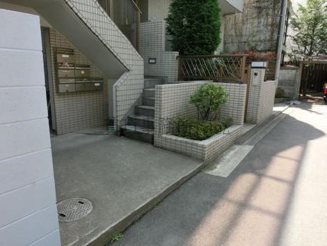 正面入口付近です