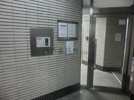 エレベーター前より