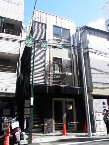 プラティーノ新宿御苑の外観写真