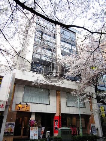 intexビルの外観写真