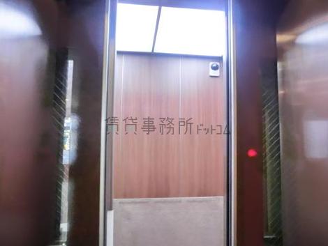 エレベーター内部の様子