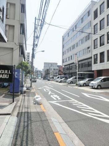 見通りの良い公道沿い