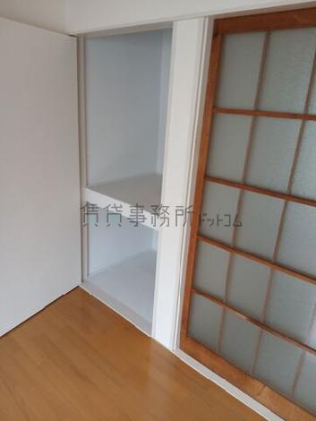 収納棚