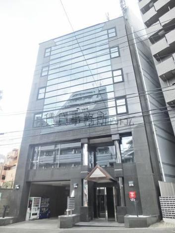 周囲の景色を綺麗に反射します