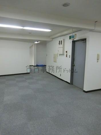 TAKビルの室内