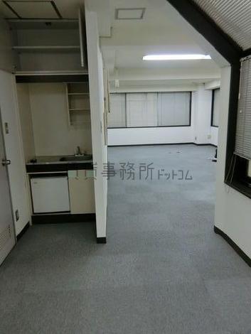 TAKビルの室内