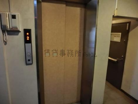 エレベーターは1基です