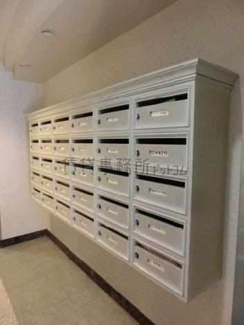 共用空間内に配置されたポスト