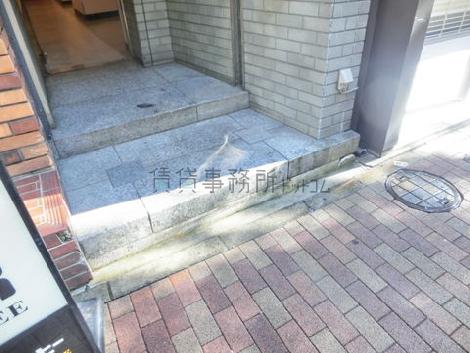 玄関口の床面です