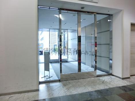 社員用の玄関