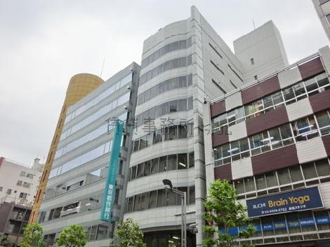 窓が大きく採られています