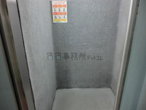 エレベーター内