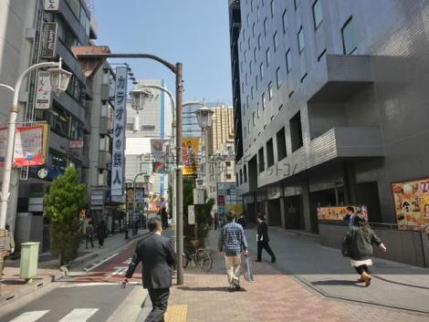 オフィス入口側の通りです